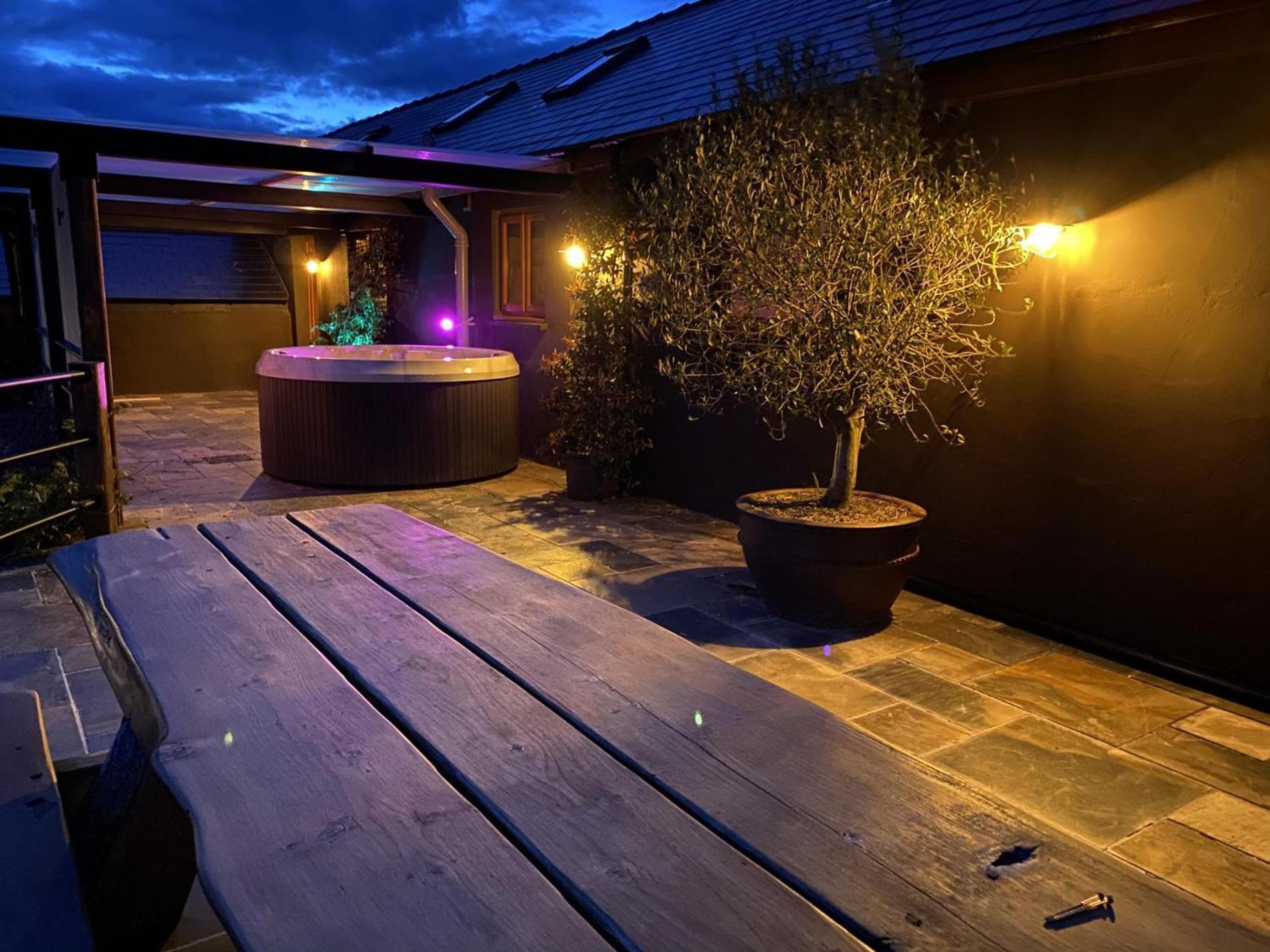 Lavender - Luxurious Barn Conversion - Blossom Farm Johnston Kültér fotó